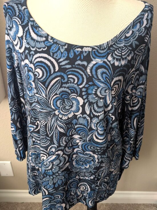 Johnny Was Tops - Johnny Was Blue Print Pullover Top. Long Sleeves, XL